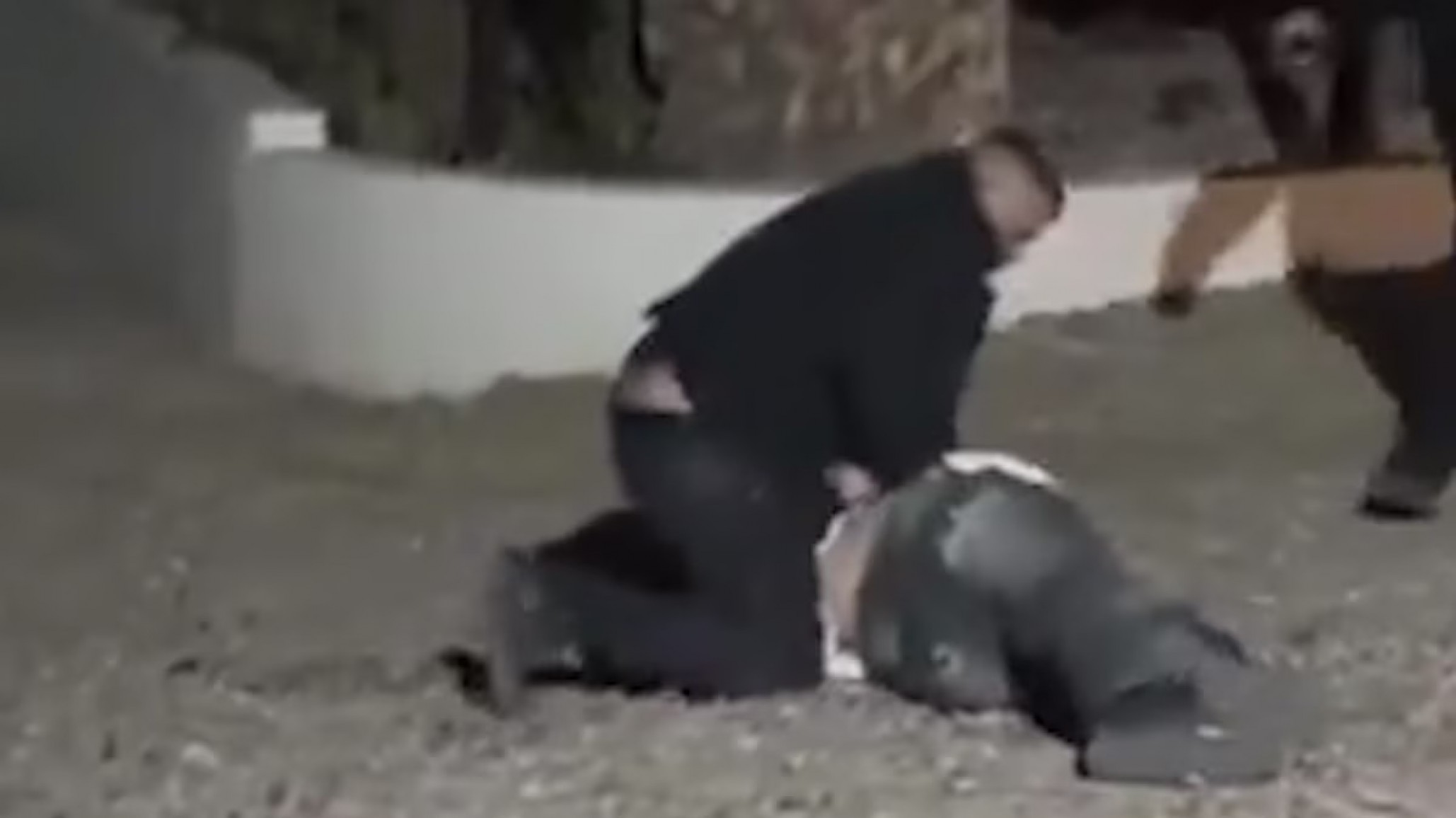 Patovicas agredieron y asfixiaron a un adolescente en un boliche