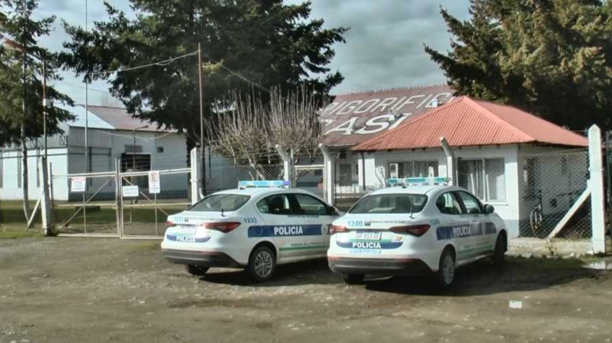 Millonaria estafa a ganaderos: allanan un frigor韋ico y varios domicilios en Chubut