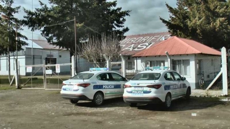 Millonaria estafa a ganaderos: allanan un frigorífico y varios domicilios en Chubut