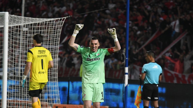 Armani figura del partido: River venció a Unión por penales y avanzó en la Copa Argentina