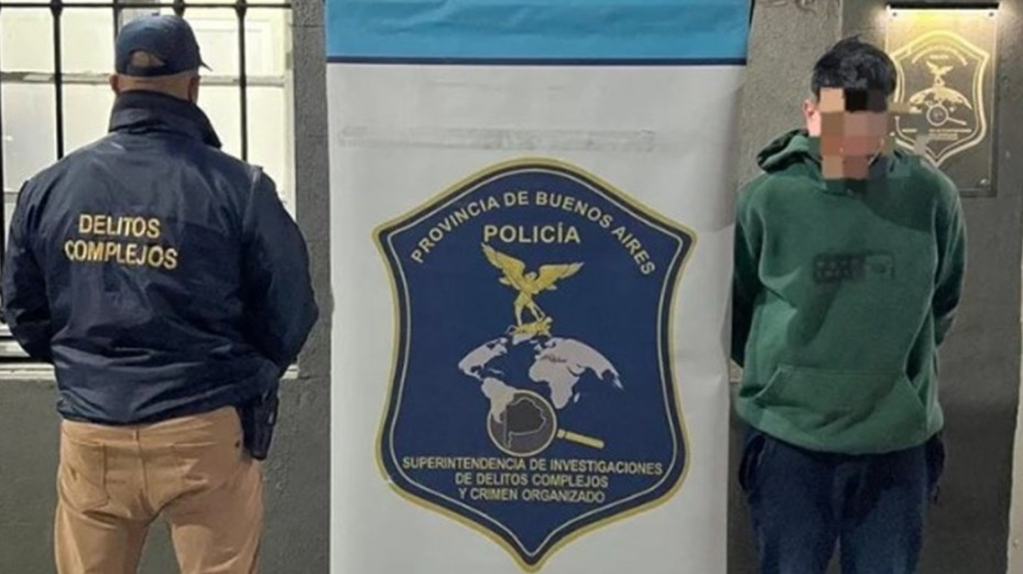 Obligaba a mujeres a prostituirse a cambio de drogas y tatuaba sus iniciales en sus partes íntimas