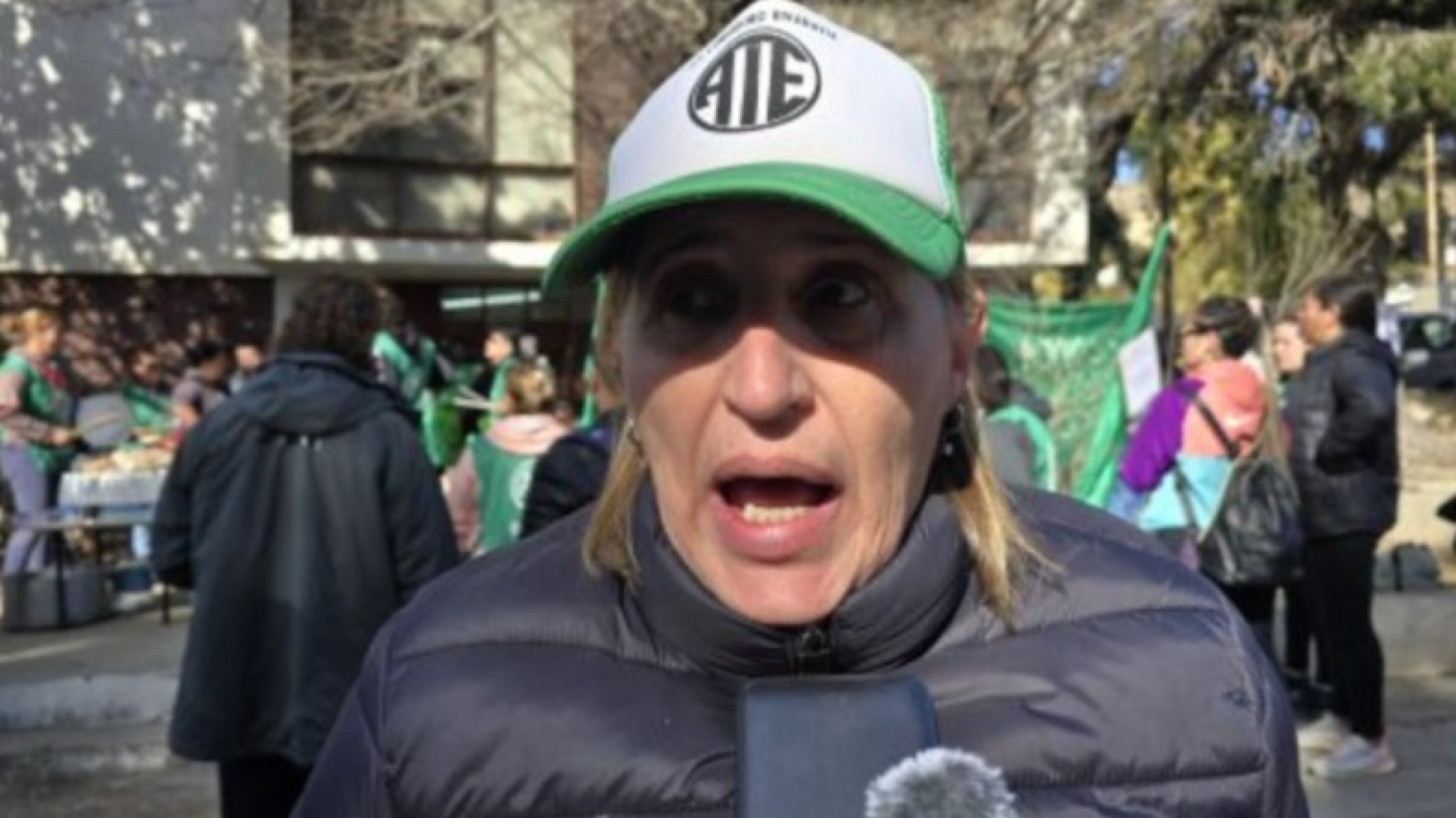 Tras varios días de medida de fuerza y acampe, ATE fue convocado por el gobierno provincial y levanta el paro