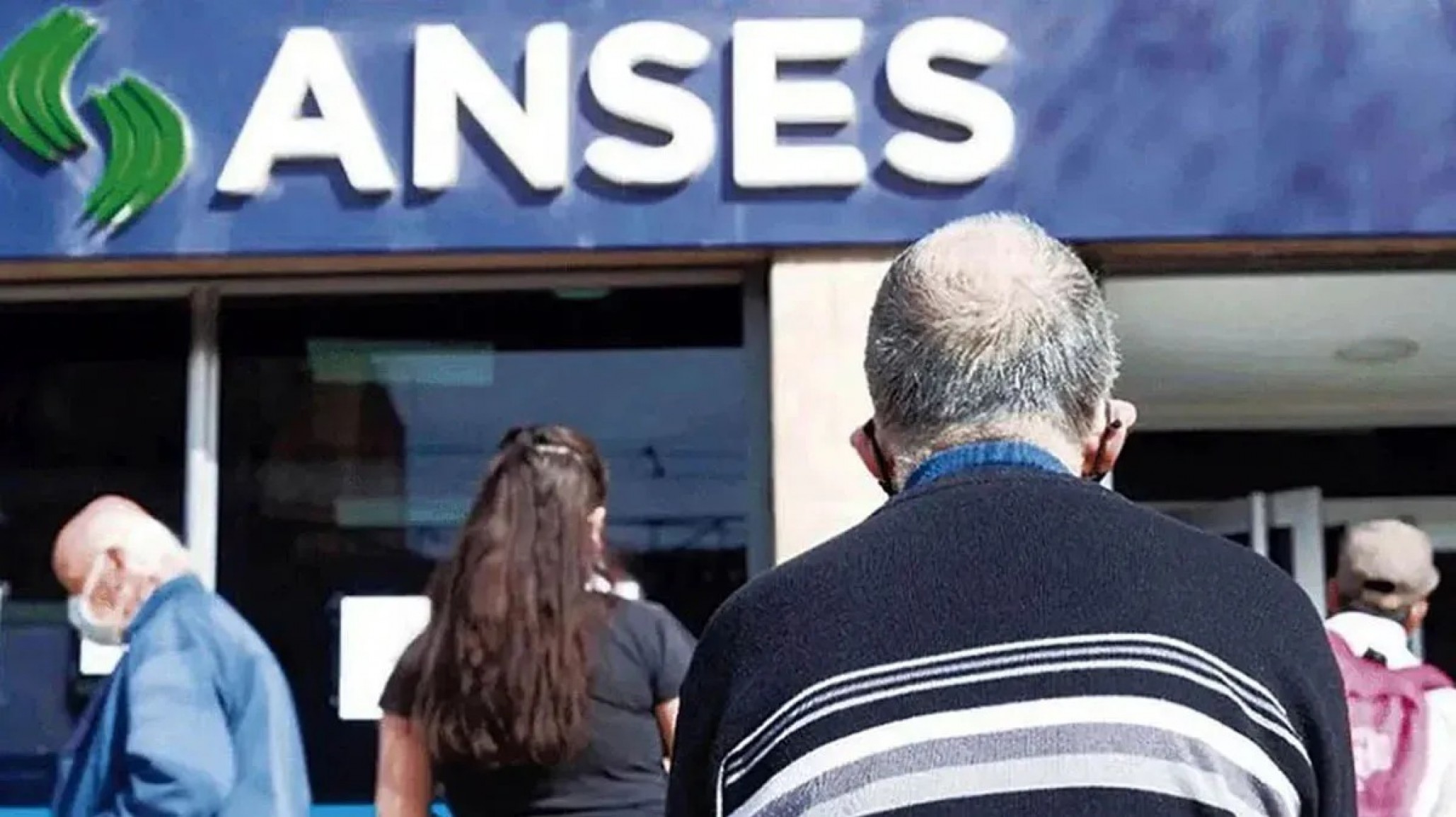 Mientras el bono sigue congelado, el aumento a los jubilados será solo del 1,9% en septiembre