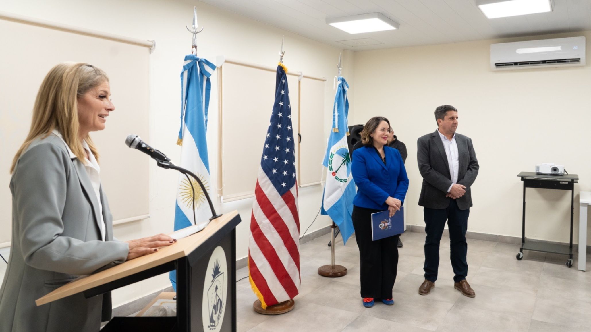 Estados Unidos donó un centro de operaciones de emergencia a Neuquén