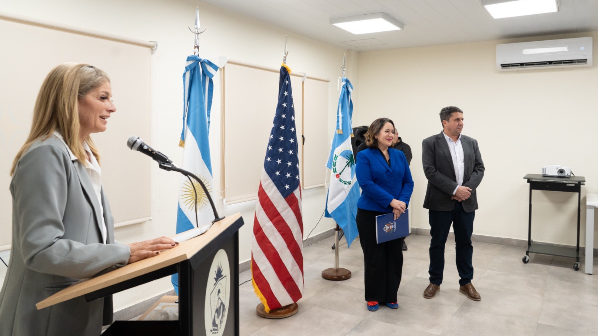 Estados Unidos donó un centro de operaciones de emergencia a Neuquén