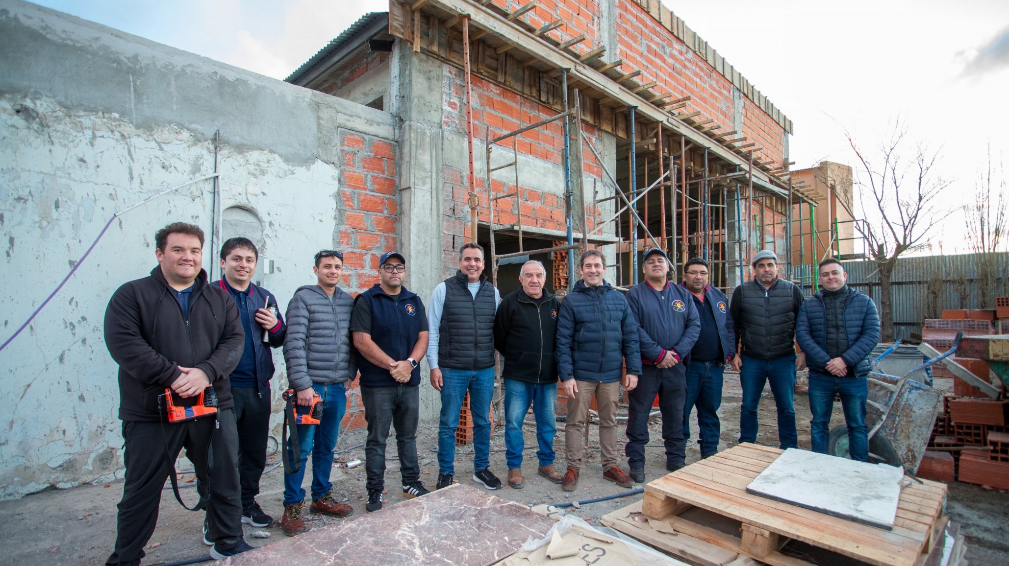 Juan Pablo Luque recorrió destacamento de bomberos N°2 "Malvinas Argentinas" y destacó el modelo de financiamiento local ante lo que están sufriendo injustamente los cuarteles de Trelew y Rawson