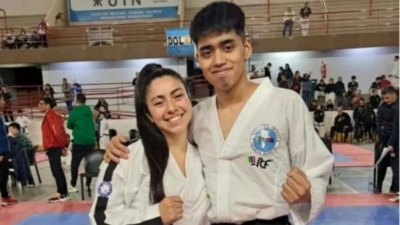 De sorpresa al sueño mundialista: dos taekwondistas de Comodoro se preparan para Croacia y buscan fondos contrarreloj