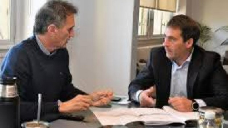 Luque celebró el triunfo de Fuerza Patria en Buenos Aires: "Ganó la política, ganó la democracia"