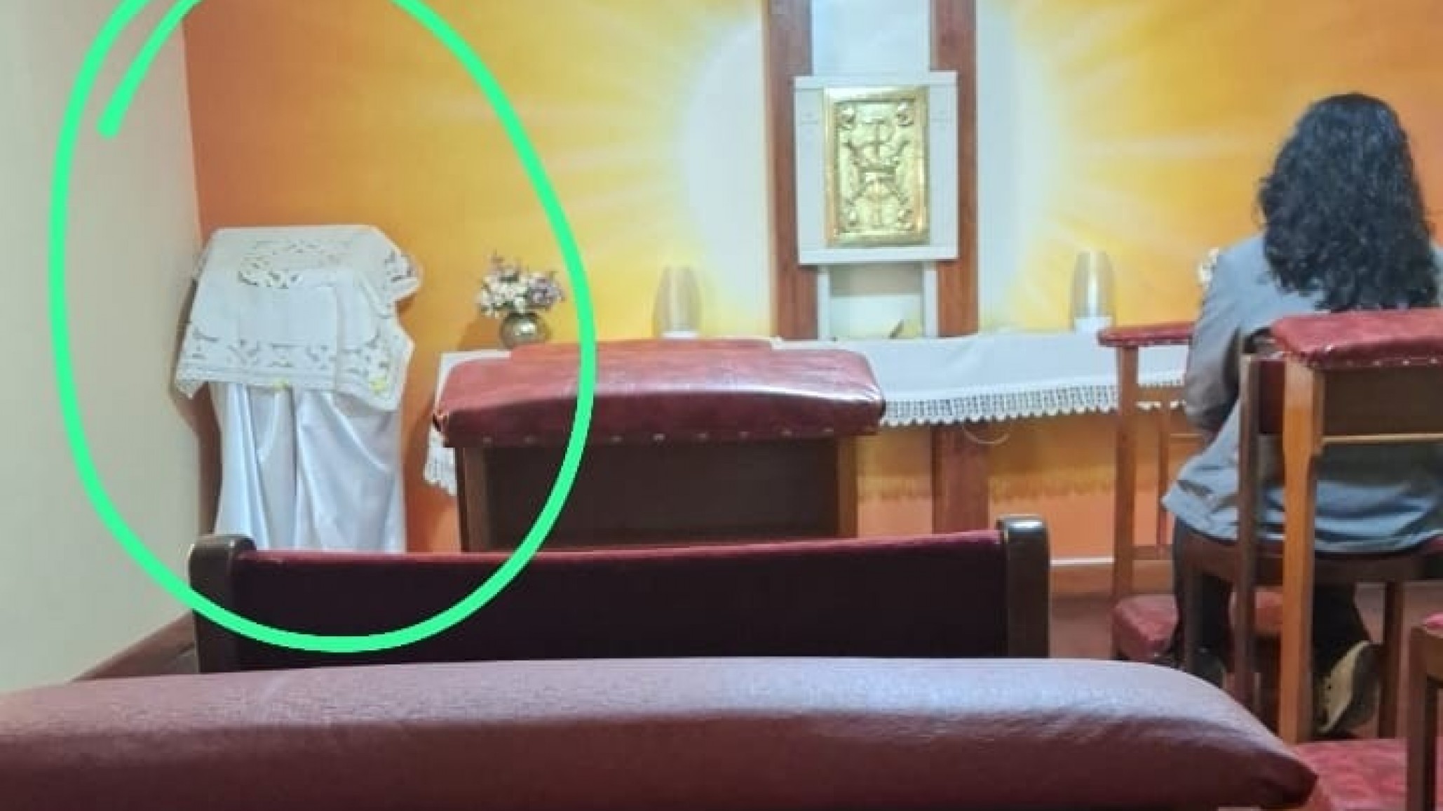 Indignación: robaron la Biblia de la Catedral San Juan Bosco