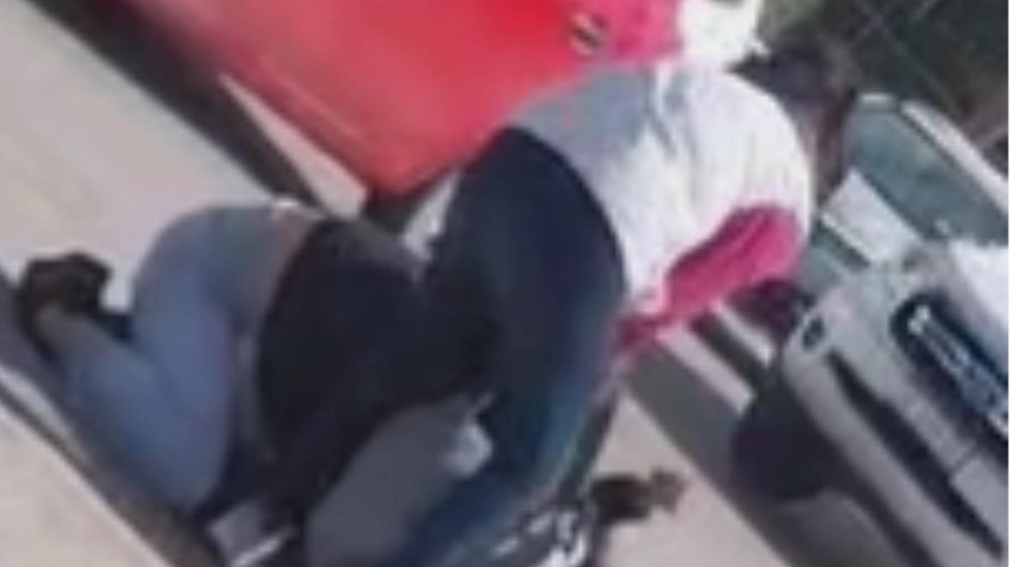 Puerto Madryn: imputan a una madre por golpear a una alumna de 14 años frente a una escuela