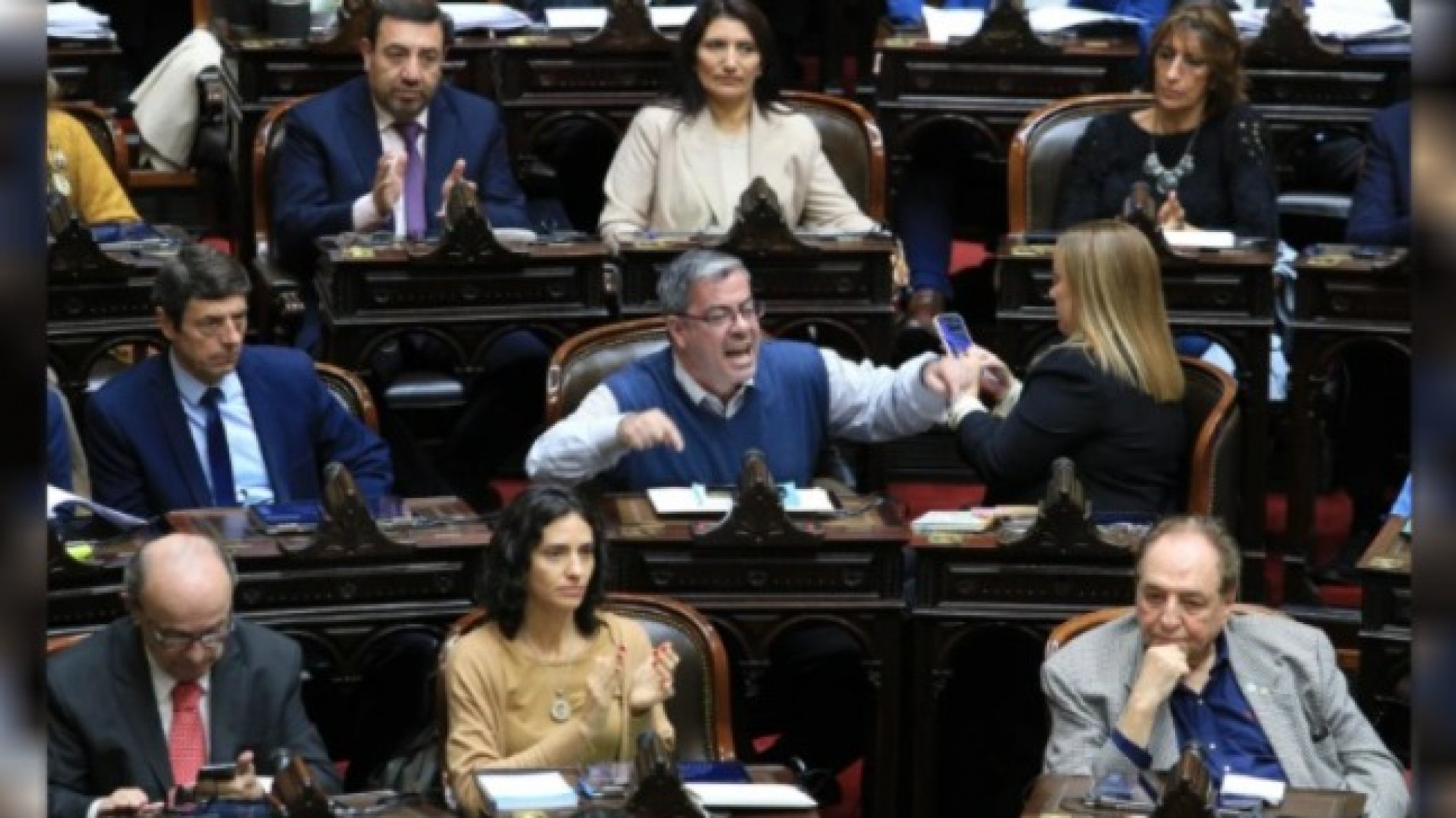Diputados: la oposición acelera el debate sobre la ley que limita los DNU