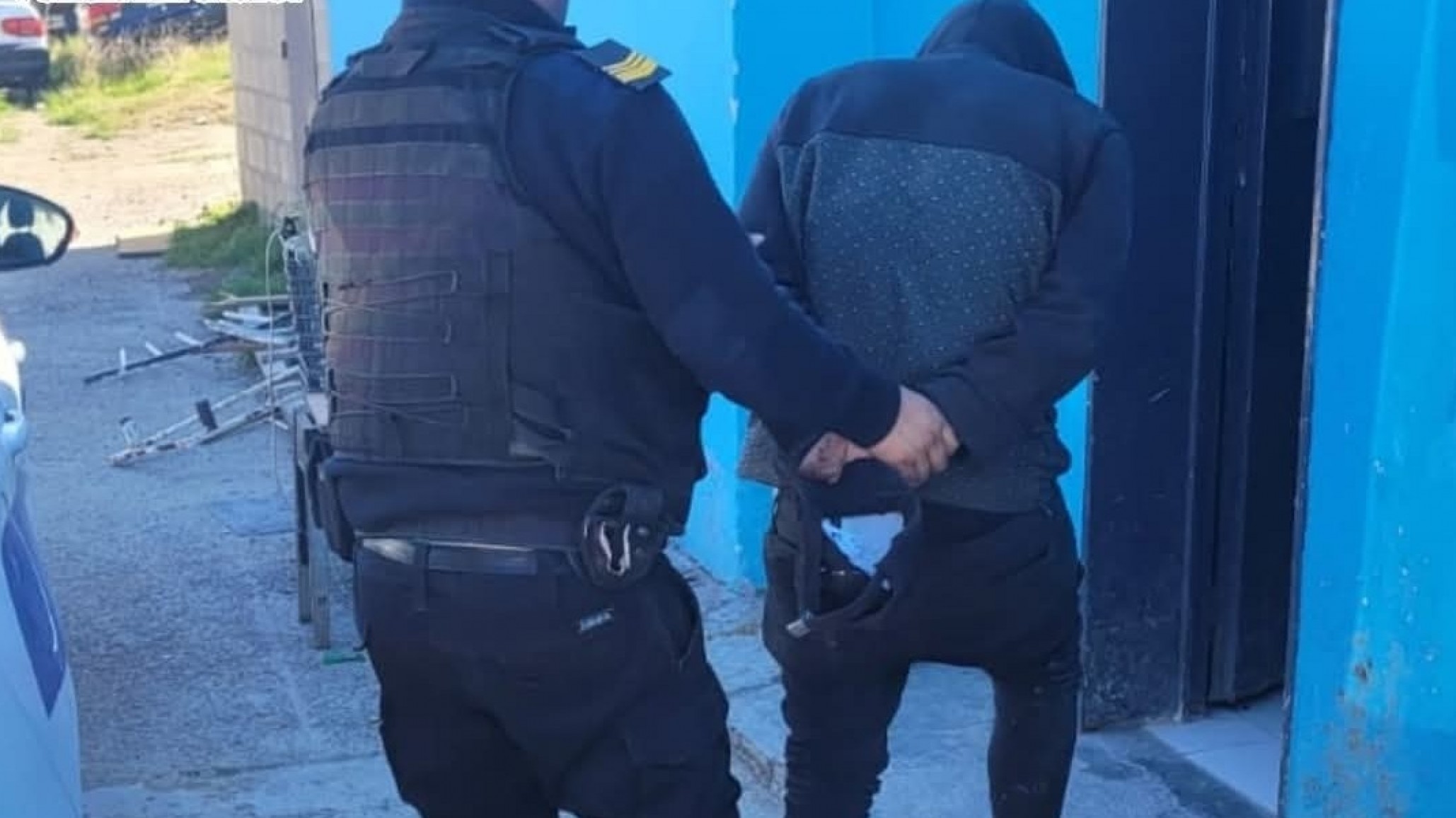 Atrapado en el acto: lo encontró robando en su casa y terminó detenido en el barrio Quirno Costa