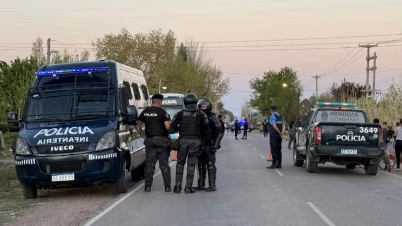 Tragedia en Las Heras: dos hermanas de 7 y 10 años murieron atropelladas por un colectivo