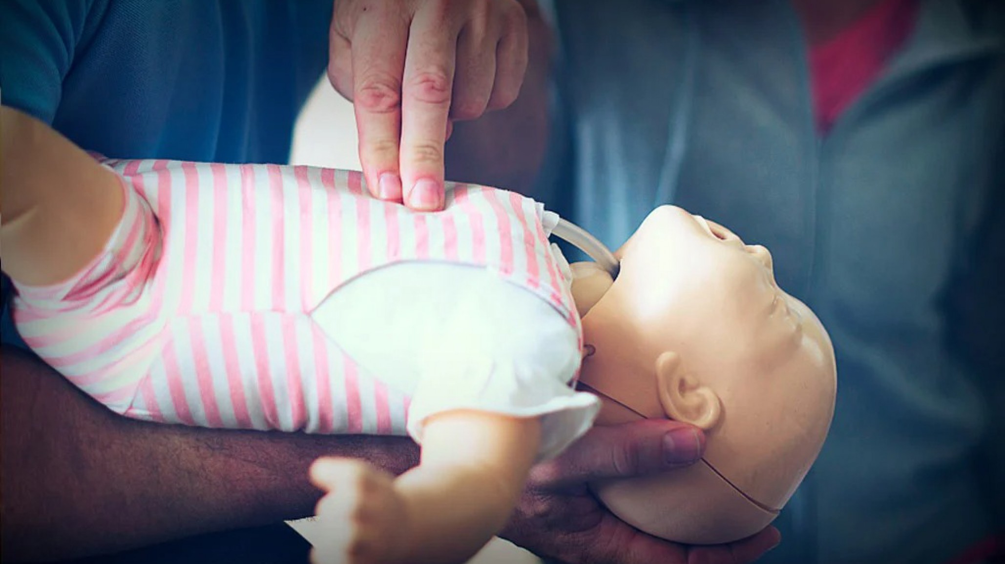 "Está ahogado, está ahogado": una sargento salvó a un bebé de dos meses en Comodoro