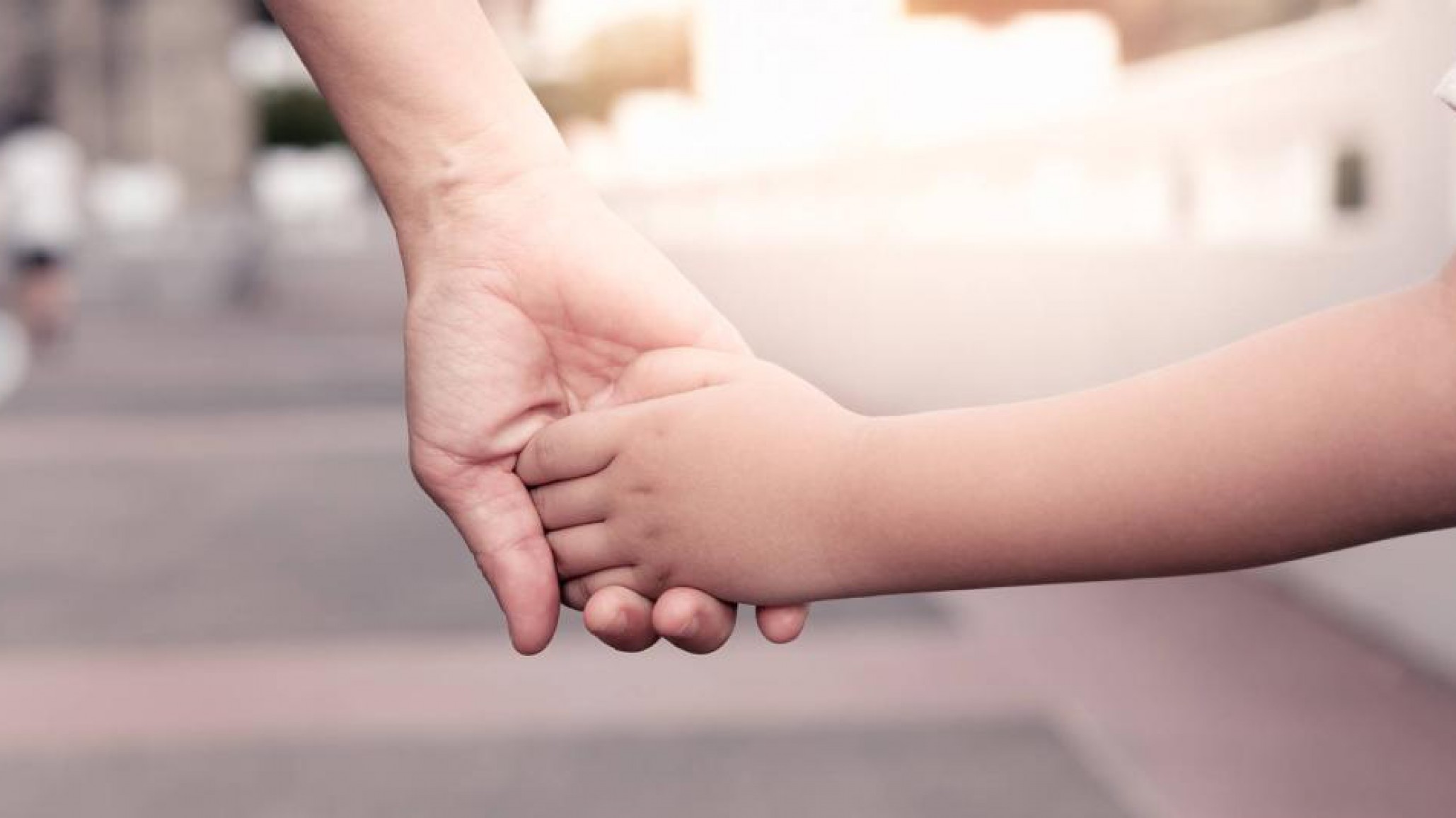 Le prohibieron jugar al pádel por no pagar la cuota alimentaria de su hija