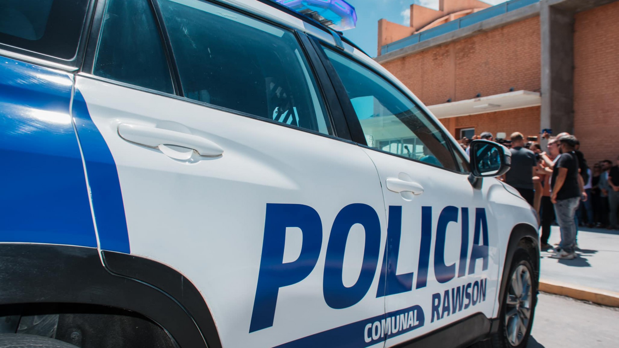 Violencia en la guardia del Hospital de Rawson: una mujer golpeó a otra paciente y atacó a policías