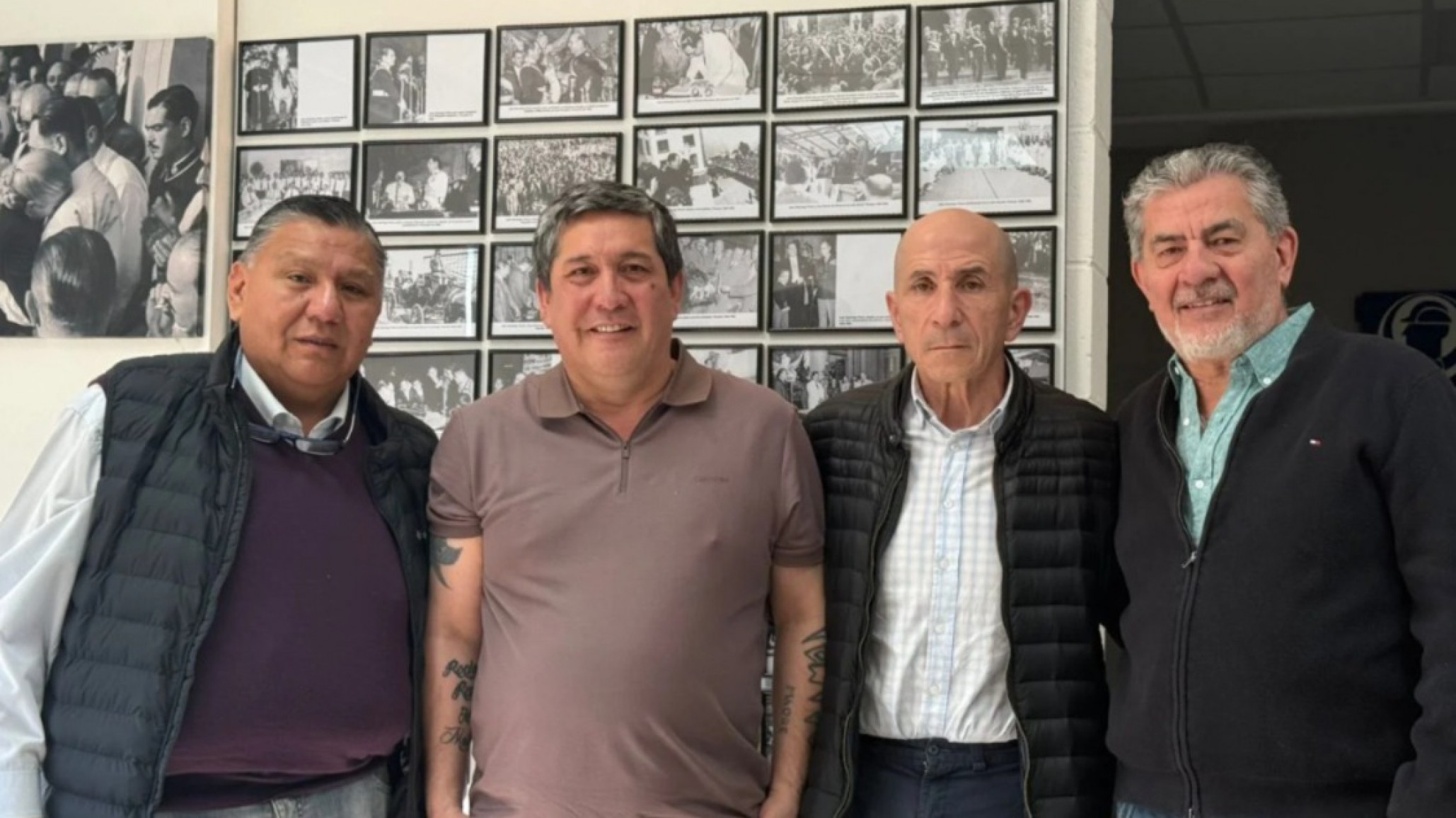 Los principales gremios de la cuenca se unieron preocupados por la retirada de YPF