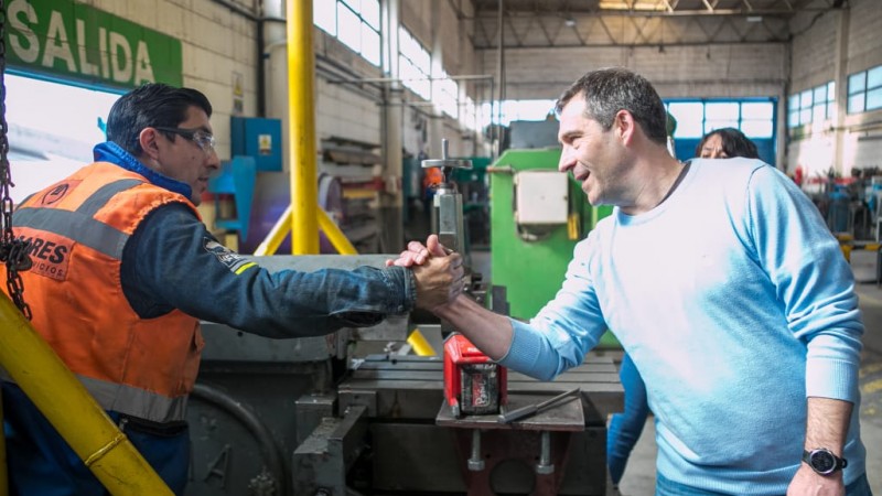 Luque se reunió en Puerto Madryn con la empresa Intermares y apuntó contra la falta de políticas industriales: "Sin industria nacional, no hay futuro para nuestras economías regionales"