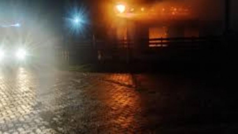 Una mujer prendió fuego la casa de su ex pareja y terminó internada en Salud Mental