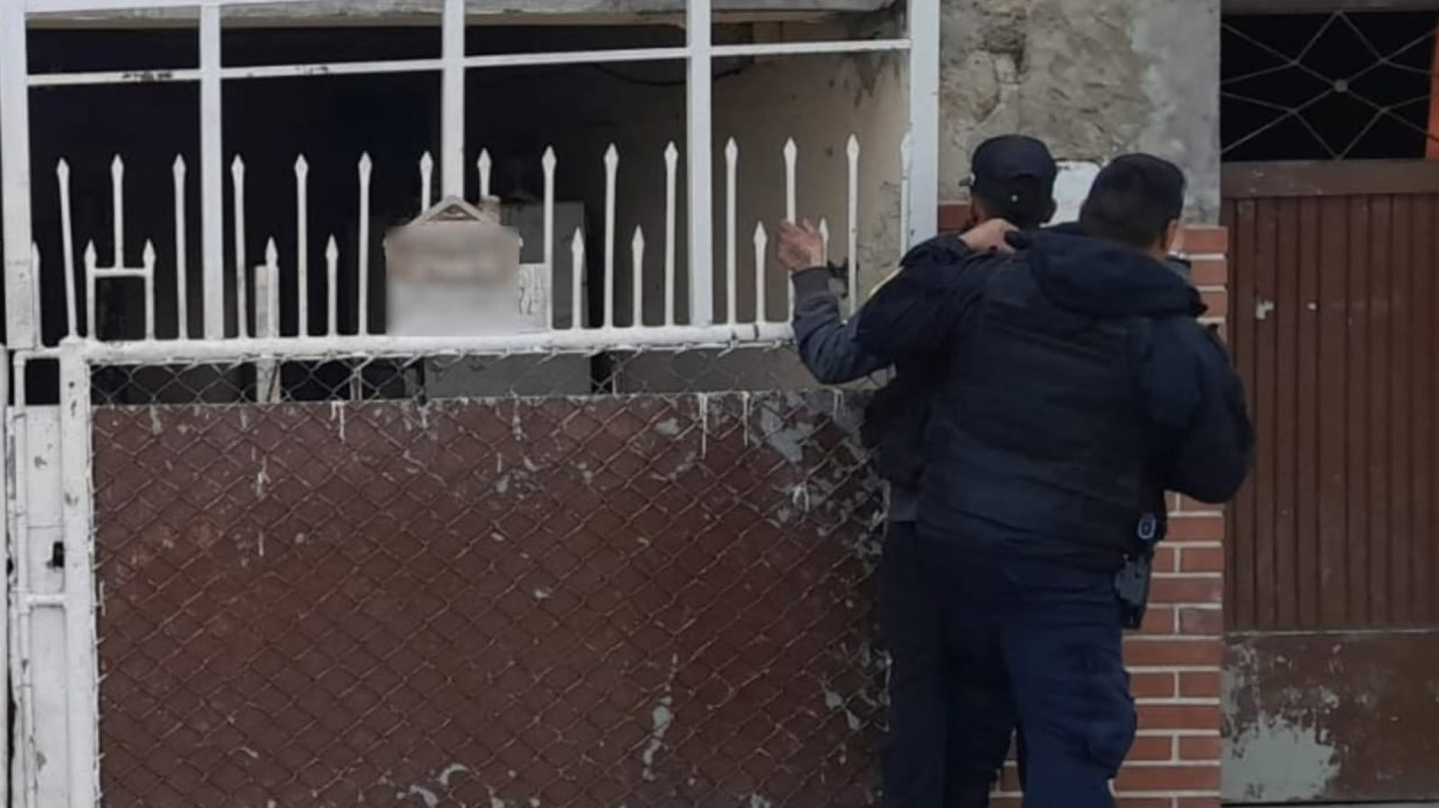 "El cuento del tío": fue detenido tras ingresar a una vivienda en barrio Ceferino