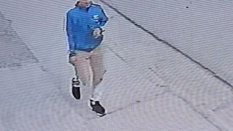 Le robó a una chica en la parada: "Te vamos a seguir escrachando por rata"