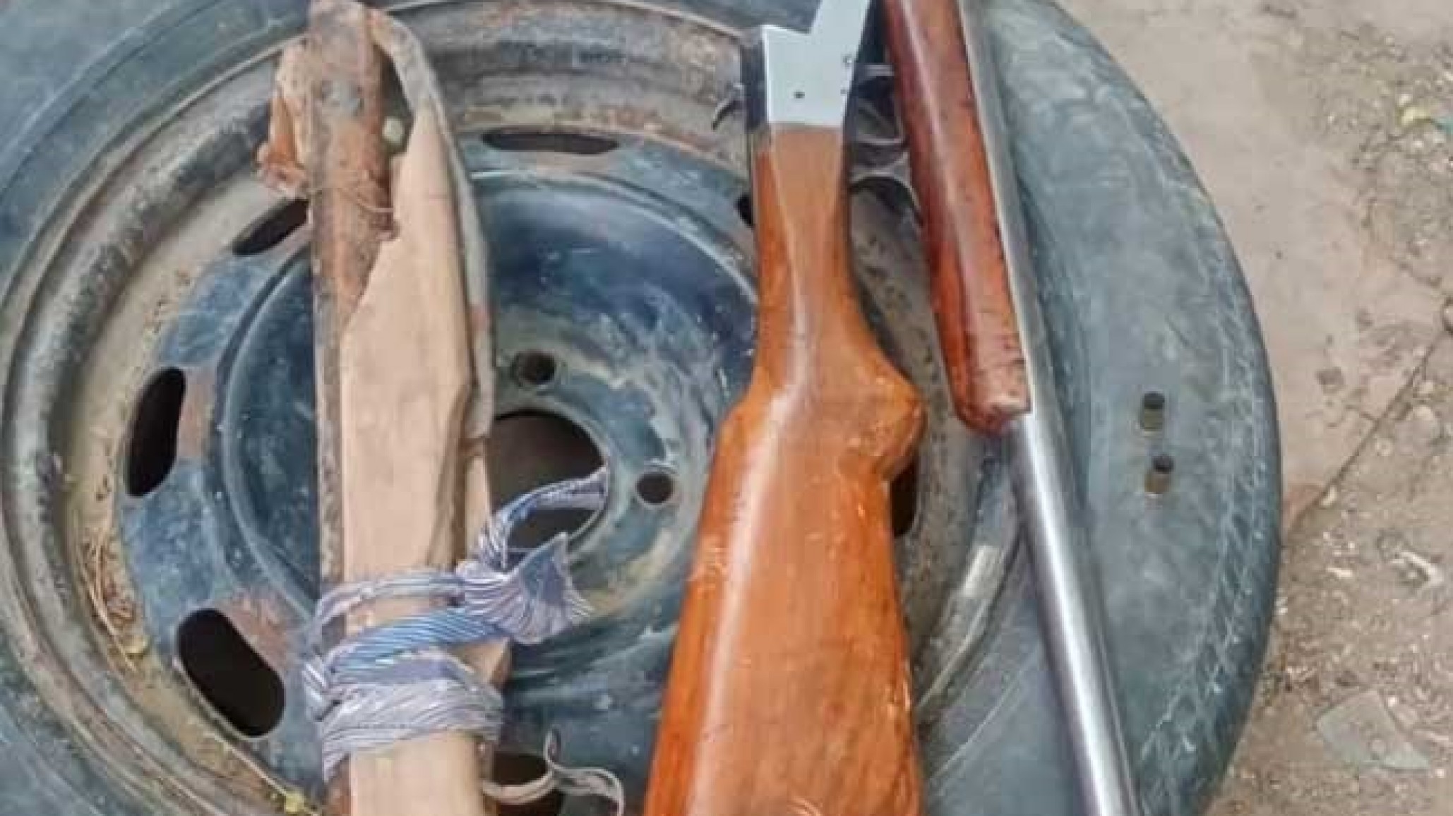 Allanamiento: hallaron una escopeta, una tumbera y municiones