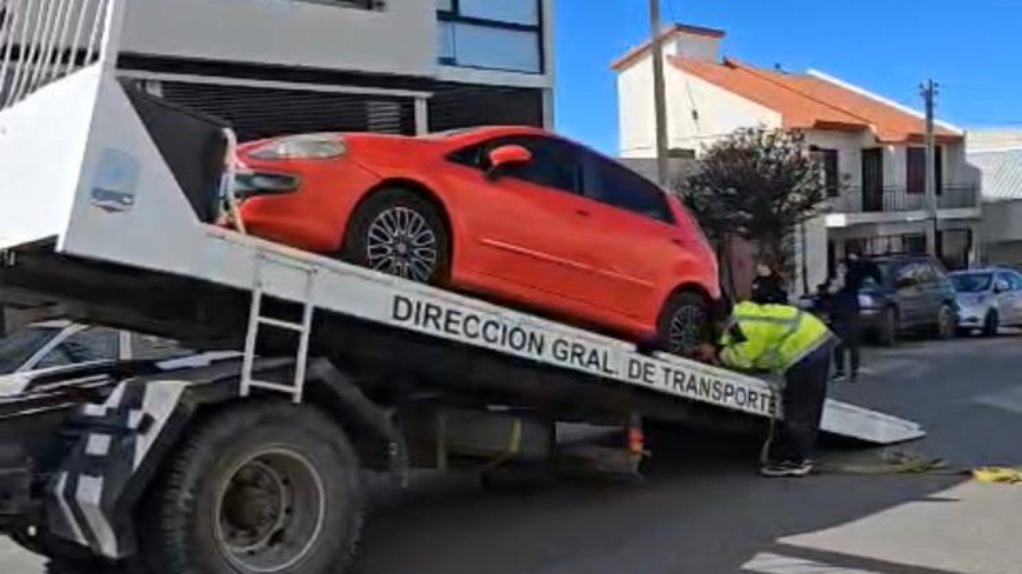 Crimen de Ariel: encontraron el auto desde el que dispararon en la estación de servicio
