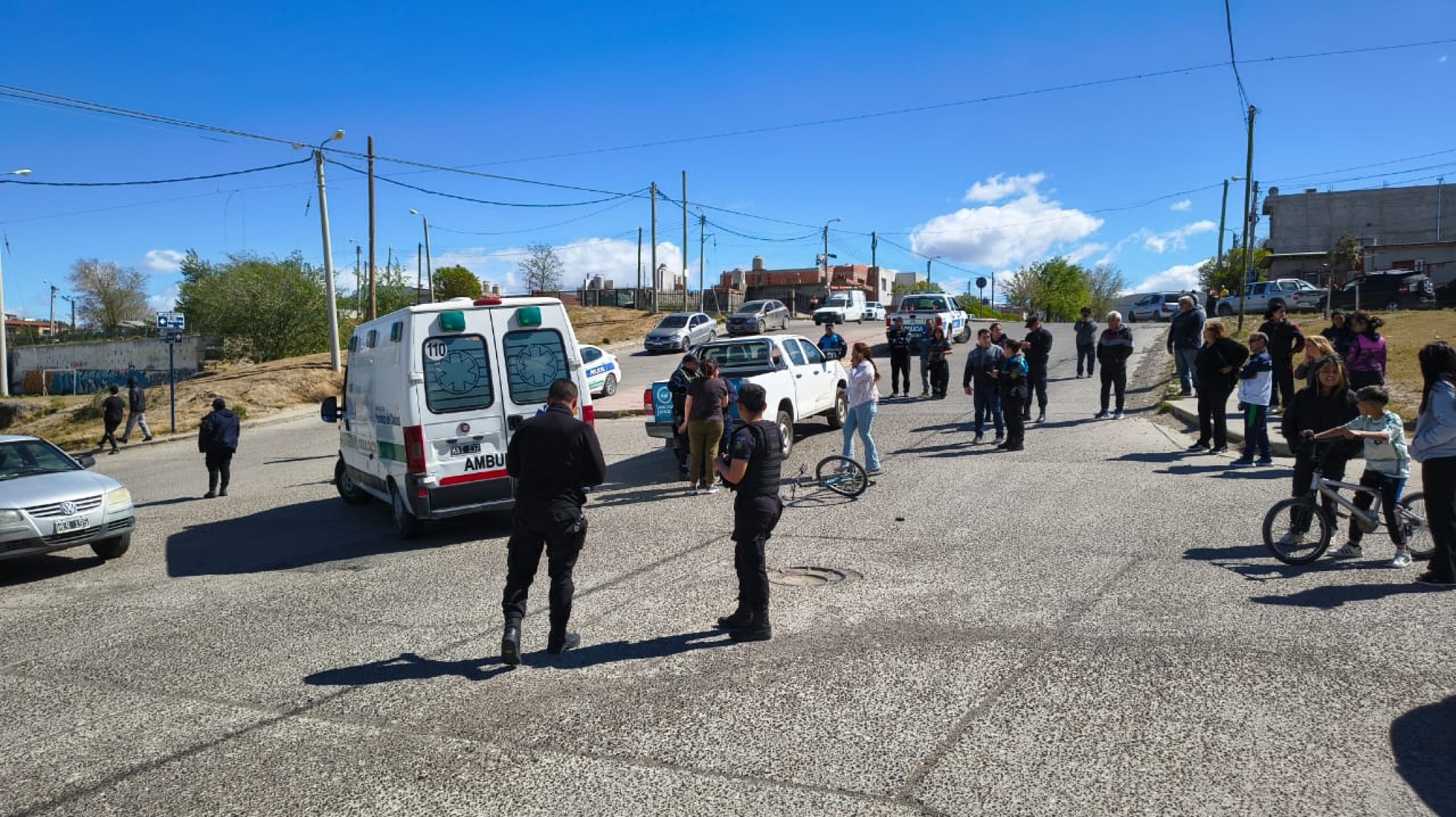 Un niño de 7 años fue atropellado por una camioneta mientras andaba en bicicleta