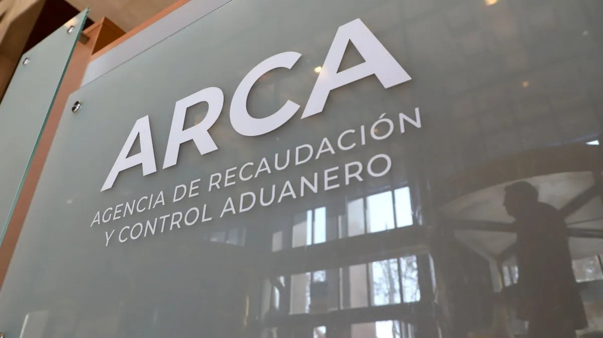 Ganancia y monotributo: ARCA aumenta el mínimo no imponible y las cuotas