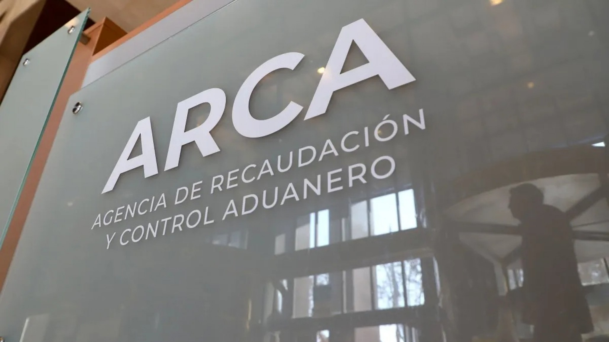 Ganancia y monotributo: ARCA aumenta el mínimo no imponible y las cuotas