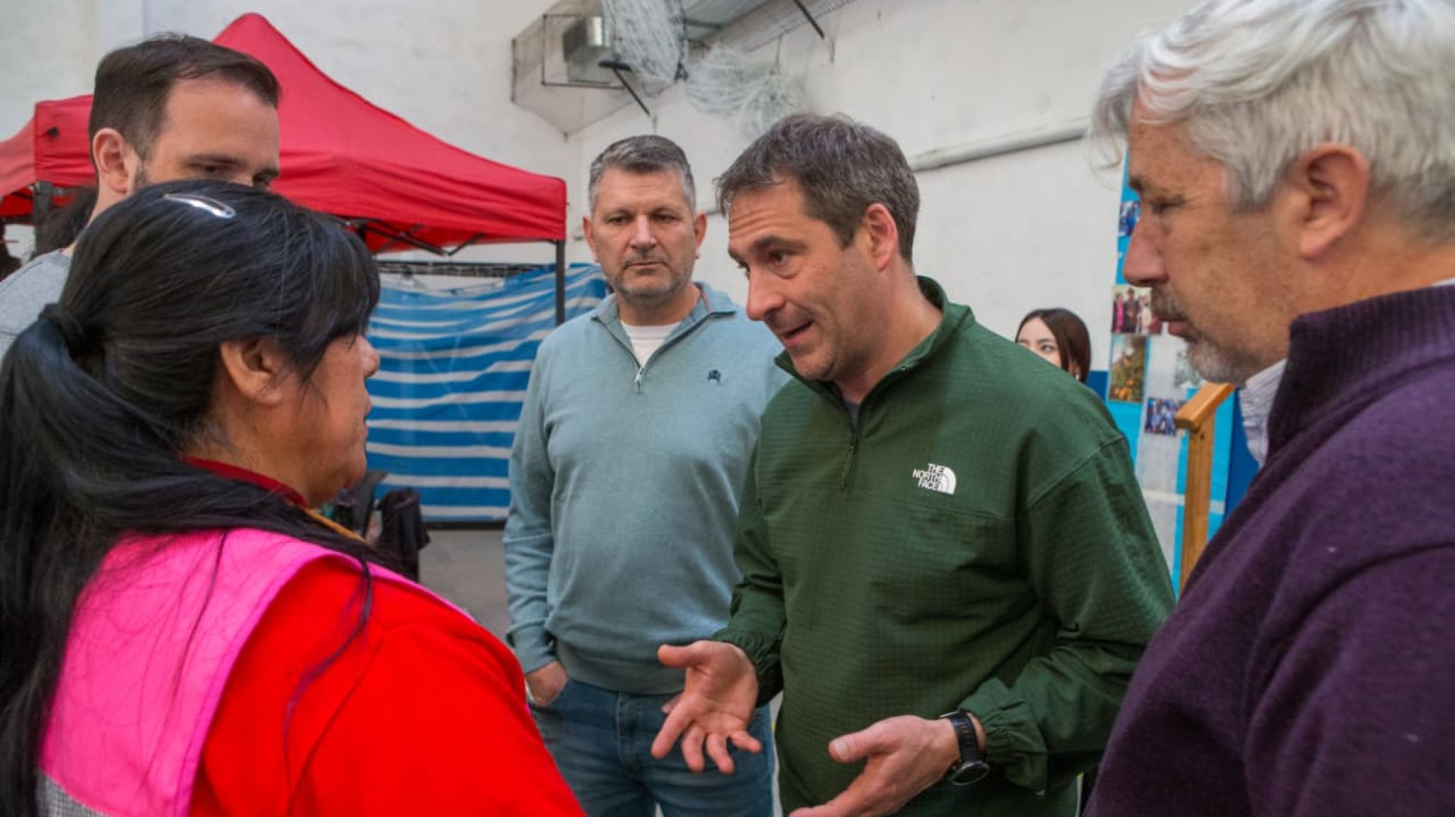 Luque en Gualjaina: "Tenemos que impulsar una agenda binacional para potenciar nuestras econom韆s regionales"