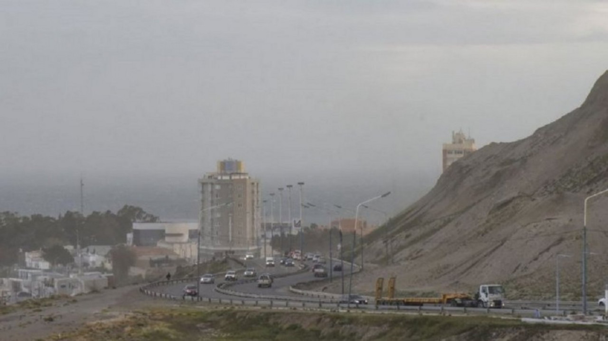 El viento manda: Comodoro tendrá un domingo con ráfagas intensas