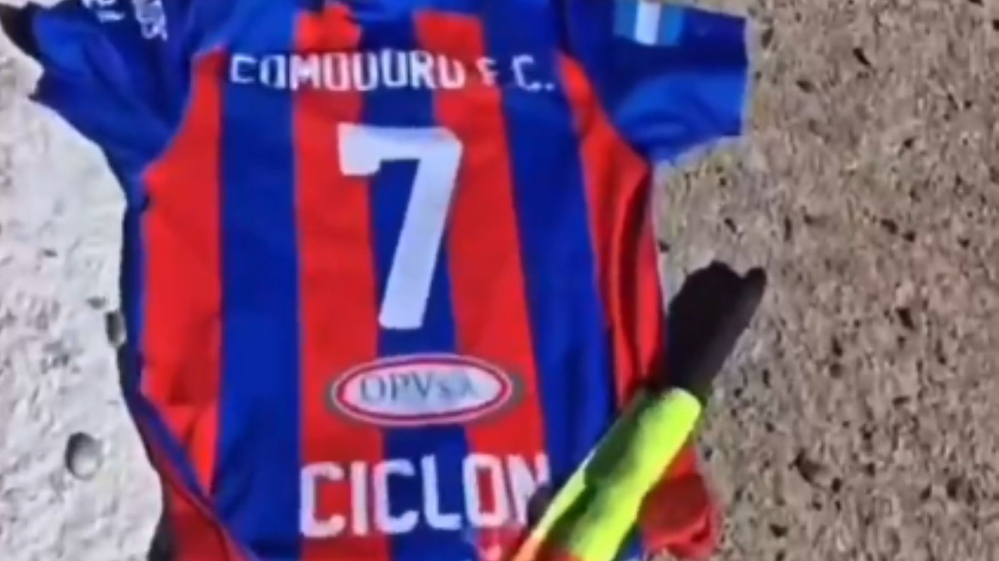 Comodoro Fútbol Club homenajeó a Gonzalo Carrillo, el joven futbolista que apareció muerto en Chile