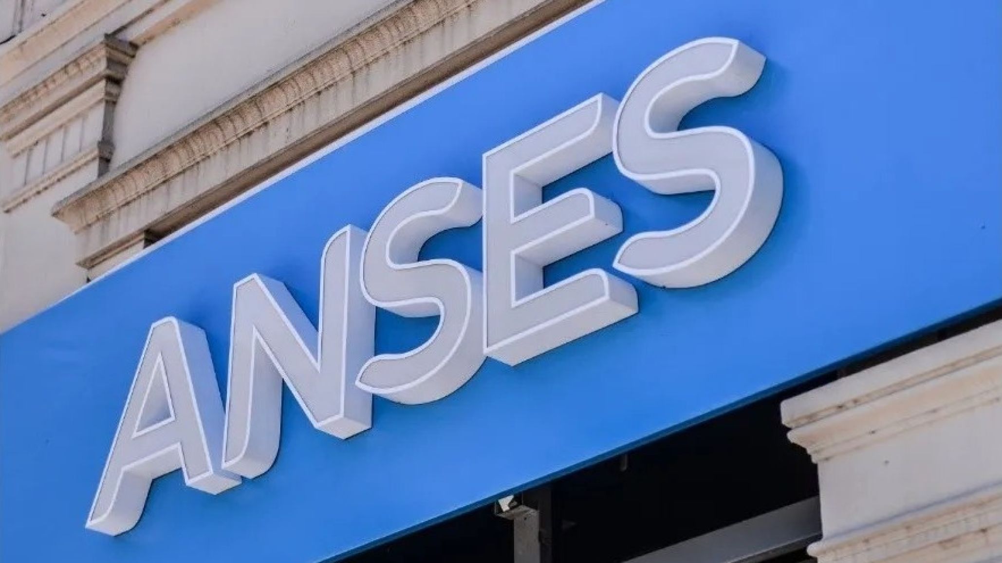 ANSES: denuncian una red de coimas, sobreprecios y direccionamiento de contratos
