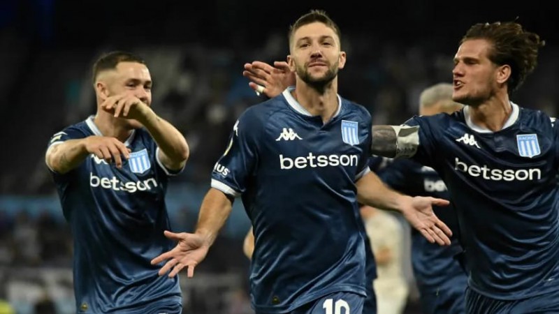 Racing venció a Aldosivi y se metió en zona de clasificación