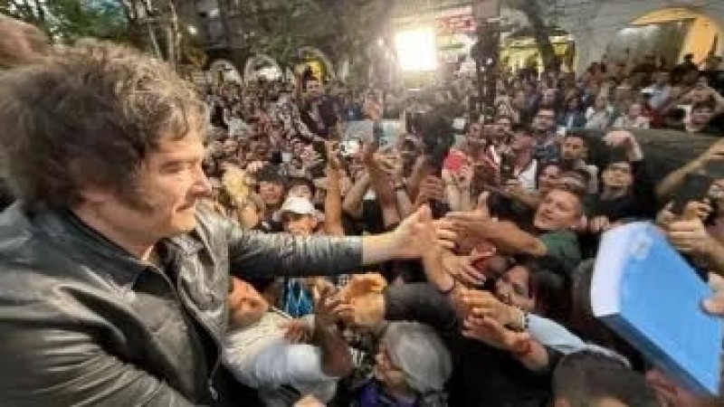 Javier Milei visita Santiago del Estero y Tucumán en la recta final de la campaña