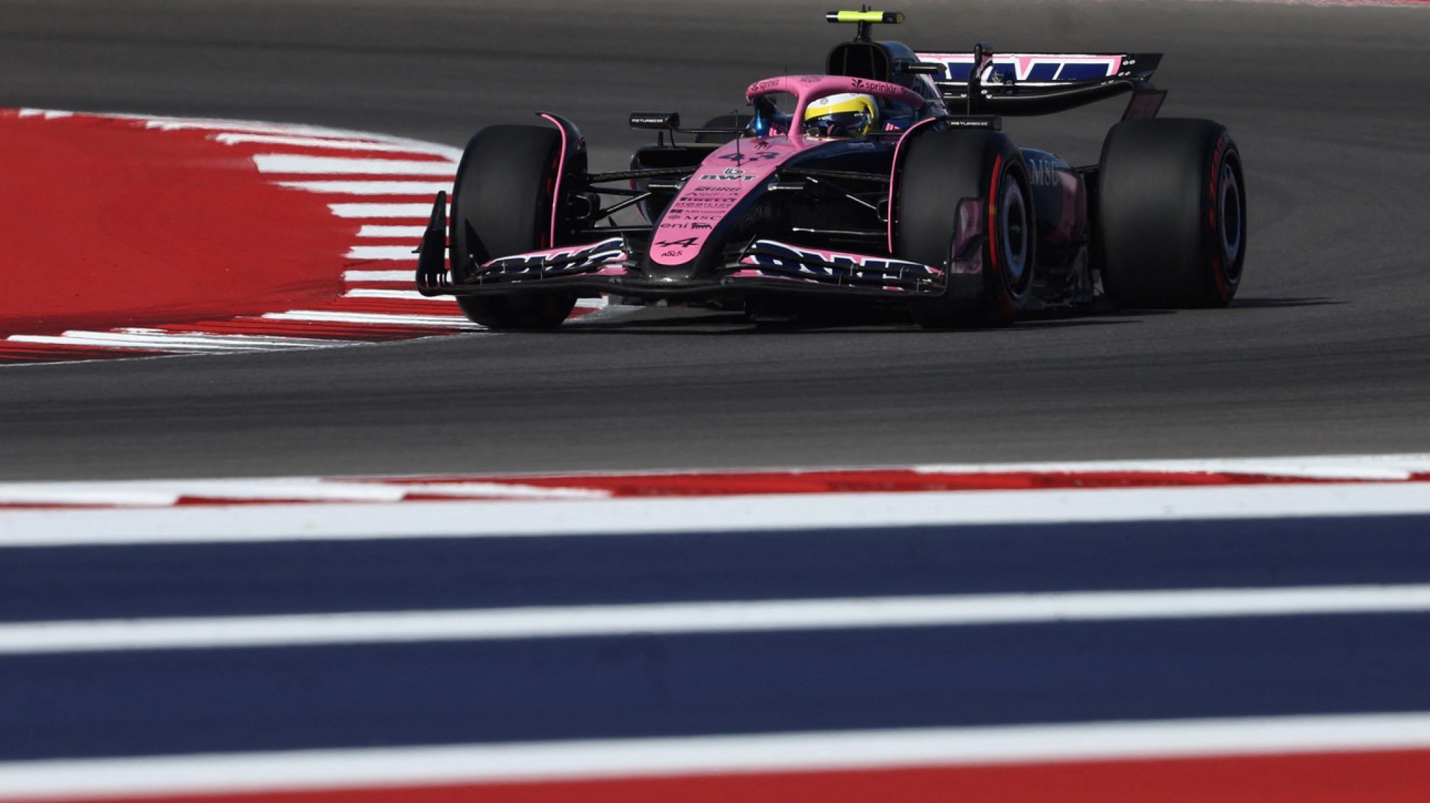 Max Verstappen dominó la clasificación en Austin y Colapinto fue 15°