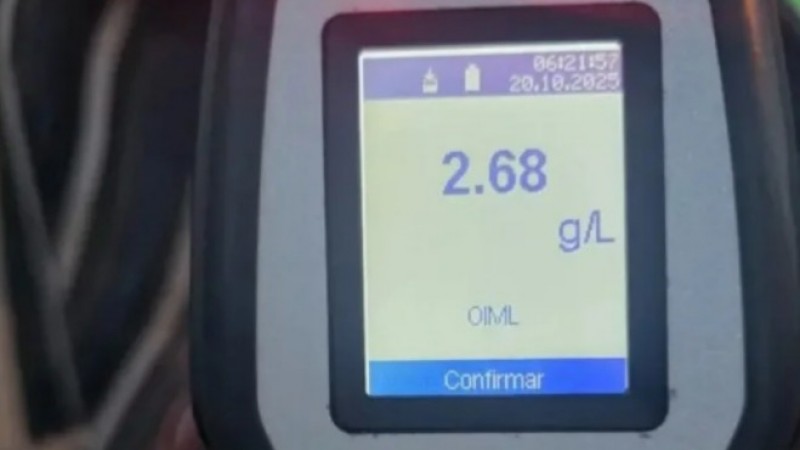 Volcó con 2,68 g/l de alcohol en sangre: una conductora se tomó todo