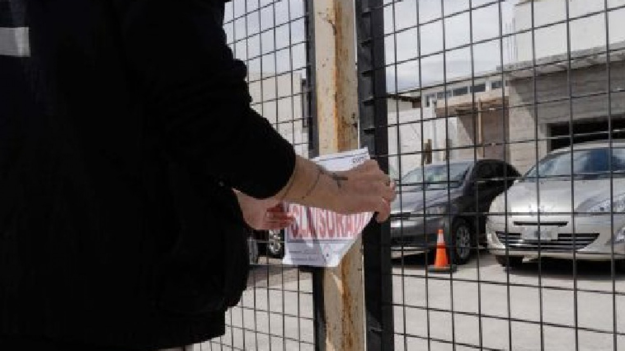 Clausuraron dos agencias de autos usados en Comodoro: habilitación "trucha" y un vehículo robado