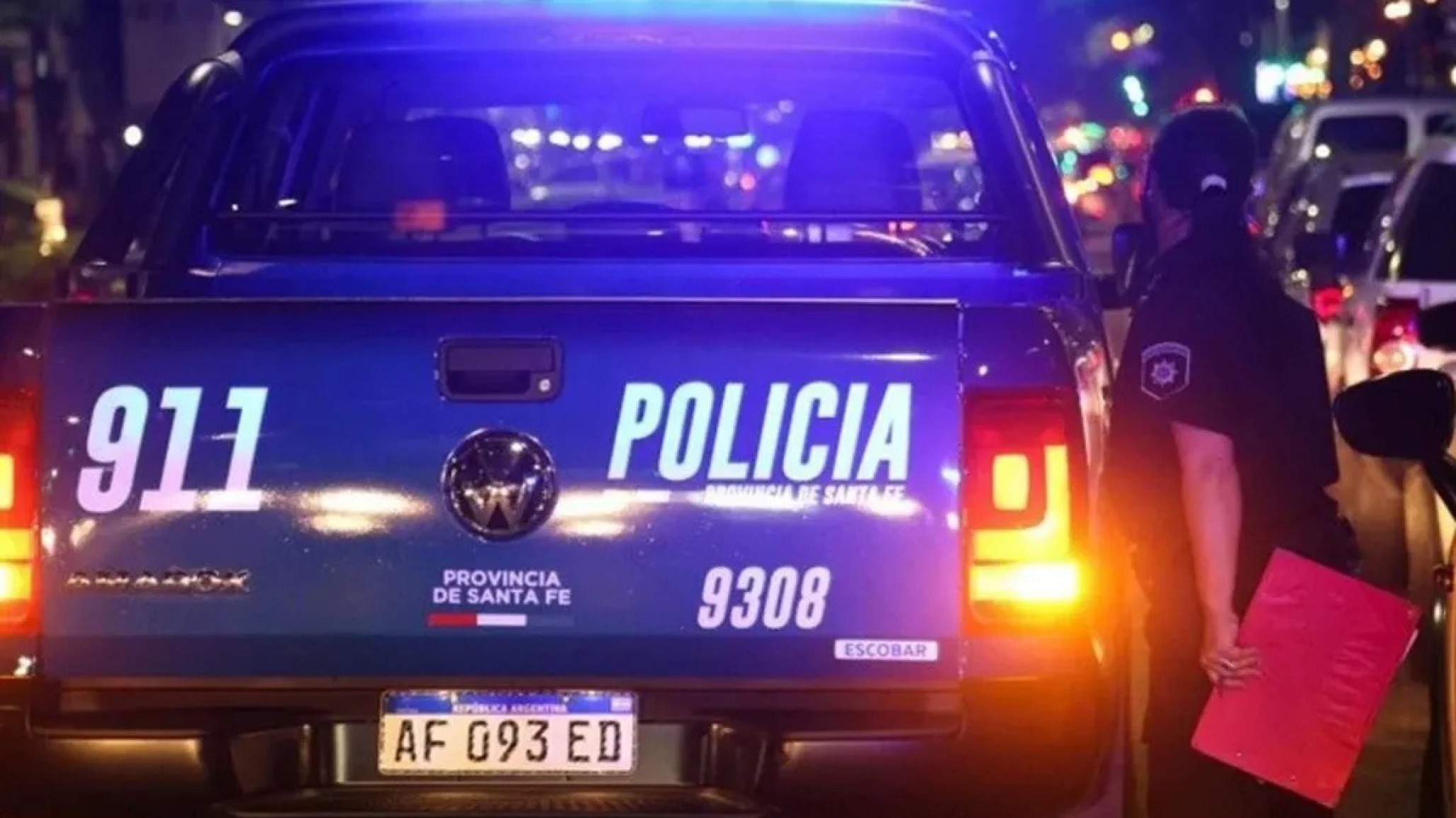 Una mujer fue asesinada frente a sus hijos por su expareja: el agresor sigue prófugo