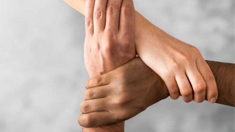 Comodoro: una familia sortea una rifa para reconstruir su casa destruida por el fuego