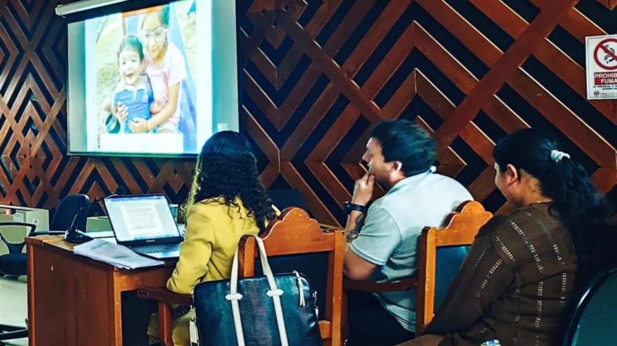 Prisión perpetua para la ex policía que mató a sus dos hijos mientras dormían