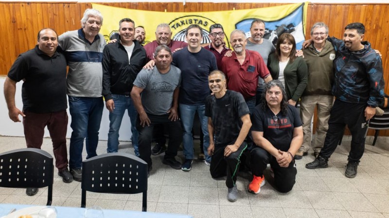 Luque se reunió con taxistas y aseguró que uno de sus primeros proyectos en el Congreso será recuperar el diferencial en el precio del combustible para la zona sur