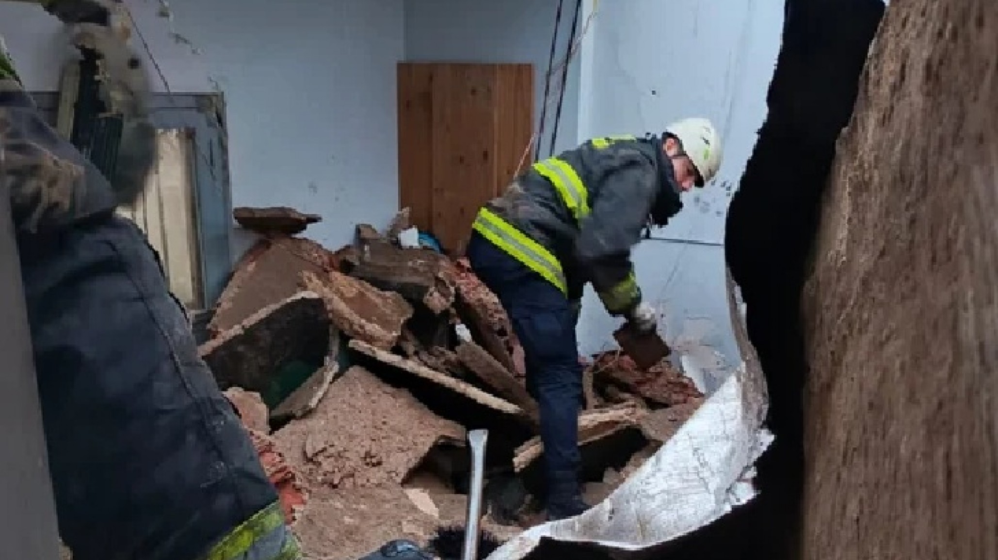 Tragedia en Rosario: una jubilada murió al colapsar el techo de su casa por las intensas lluvias