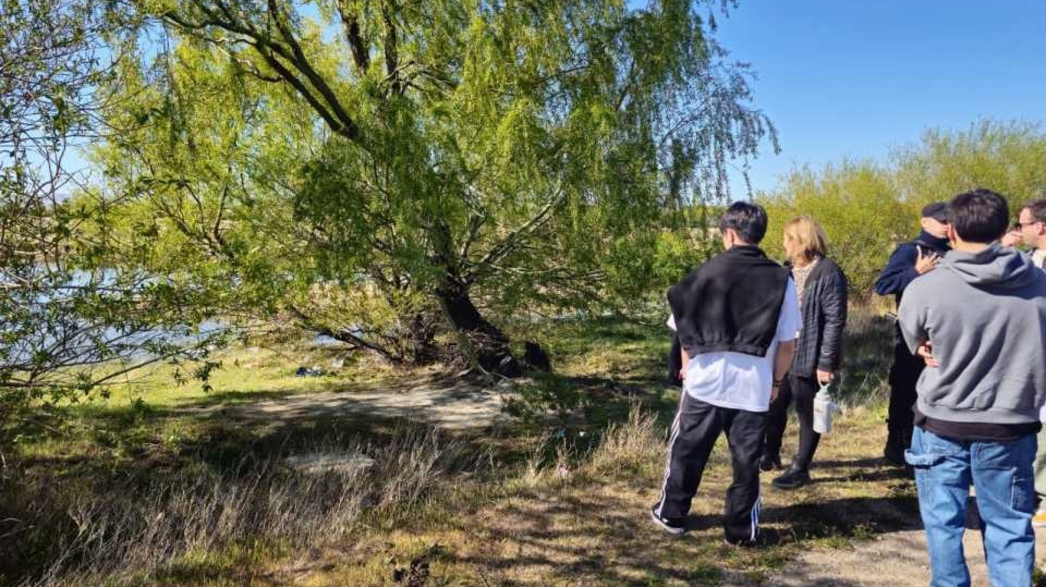 Homicidio en Sarmiento: Canes siguieron un rastro en el lugar del crimen y piden colaboración a la comunidad