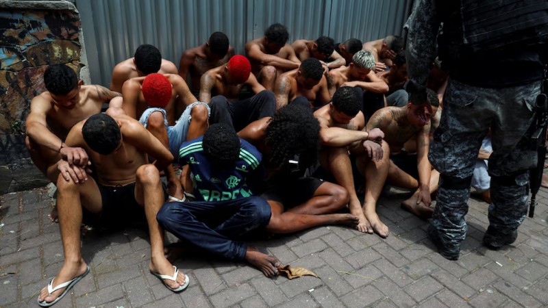 Un operativo policial en las favelas de Río de Janeiro dejó más de 60 personas muertas