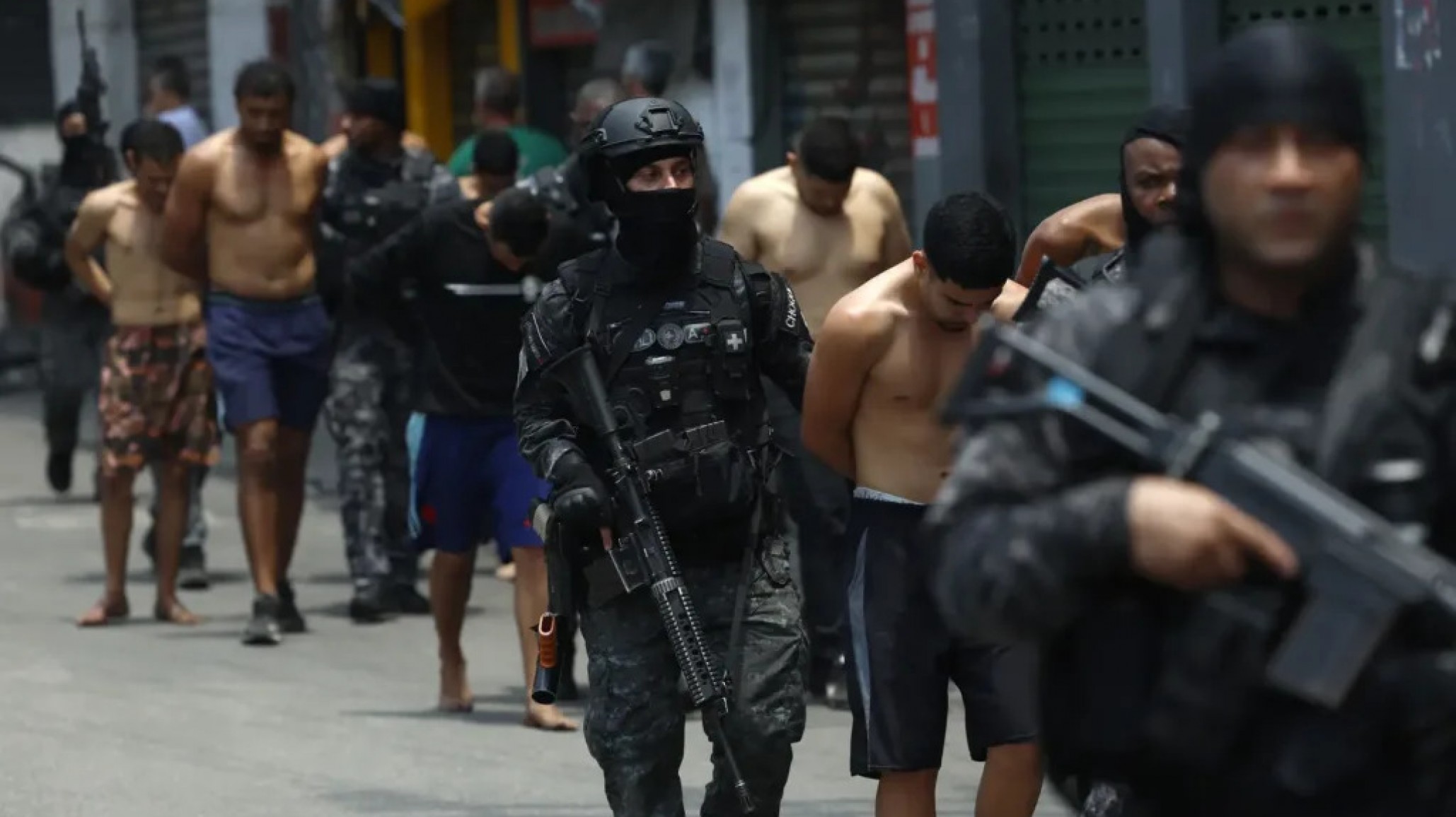 Masacre en Río de Janeiro: vecinos cargaron más de 50 cuerpos tras el operativo contra el Comando Vermelho