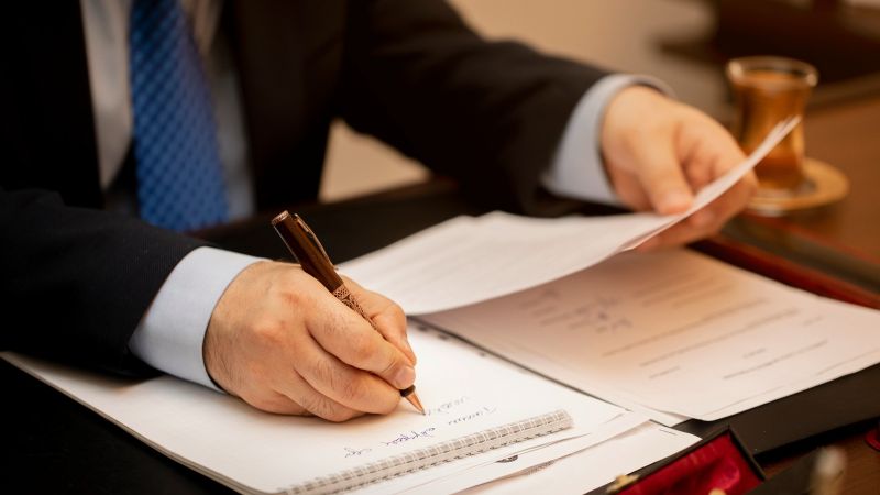 Convocan a una jornada solidaria de asesoramiento notarial para personas mayores