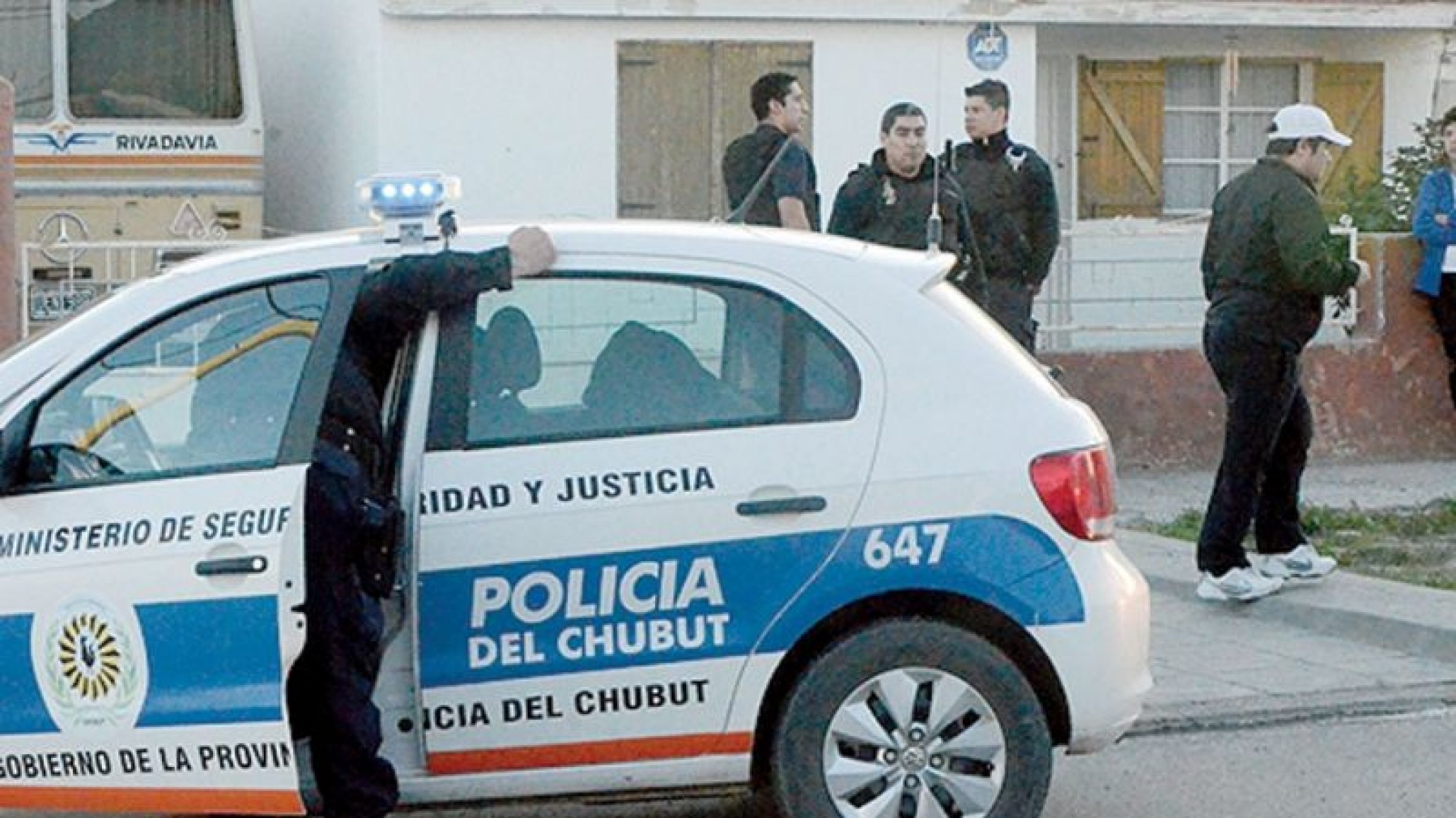 Cinco menores fueron demorados por ingerir bebidas alcohólicas en una plaza