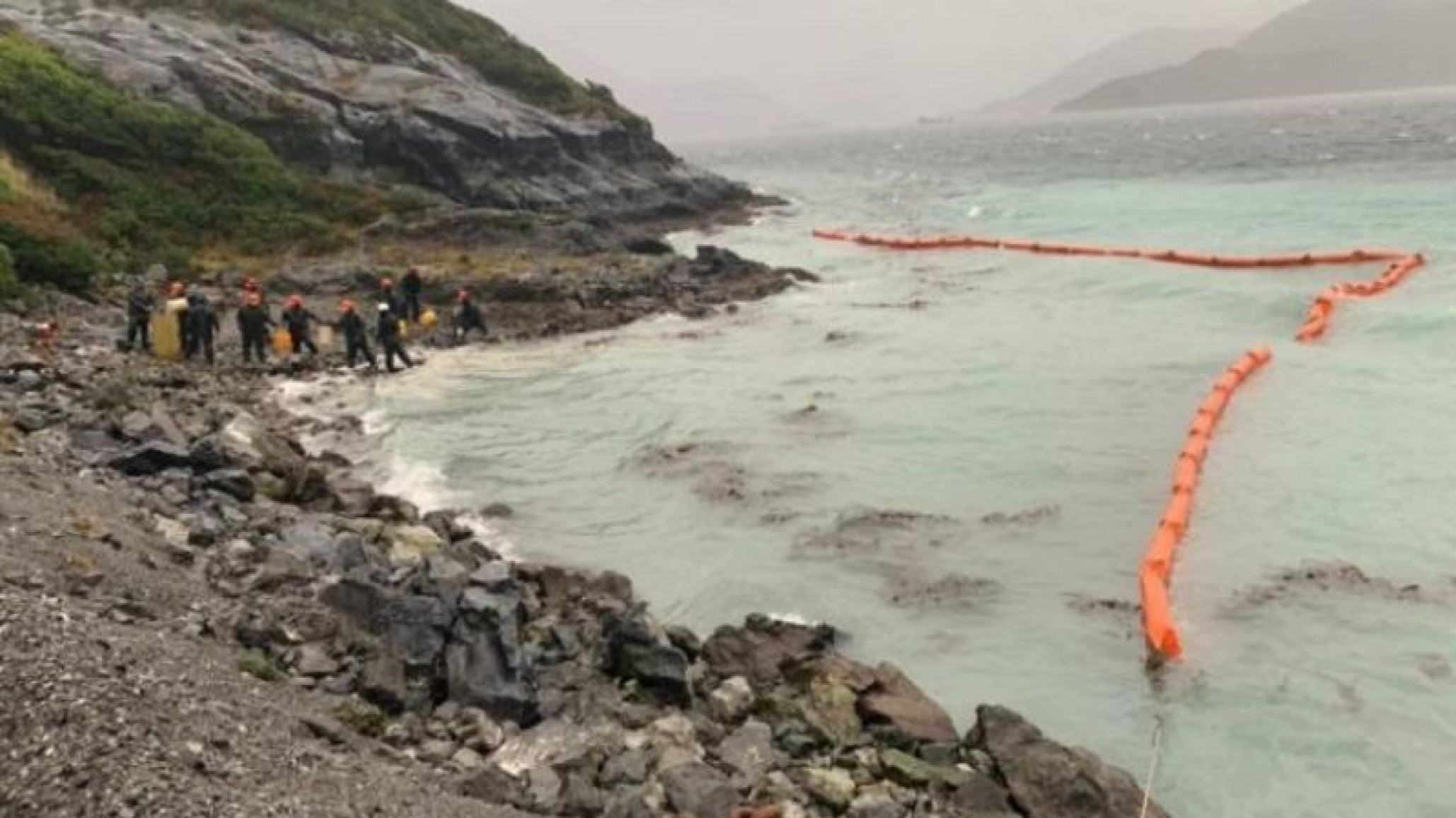 Por el derrame de 40.000 litros de diésel en la Patagonia chilena prevén consecuencias devastadoras